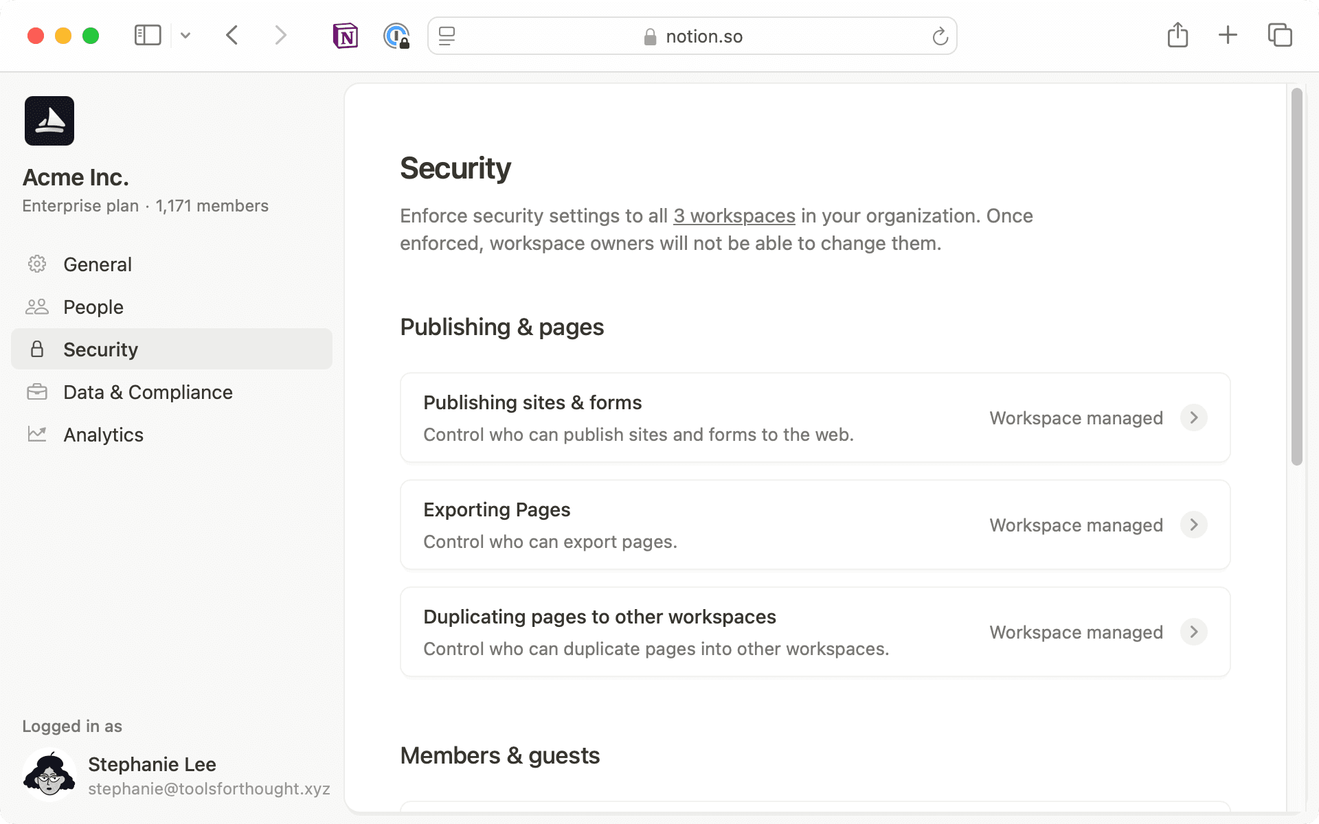 Gestiona la configuración de seguridad, como la publicación de páginas, los miembros, los invitados y las integraciones, todo desde la pestaña Seguridad.
