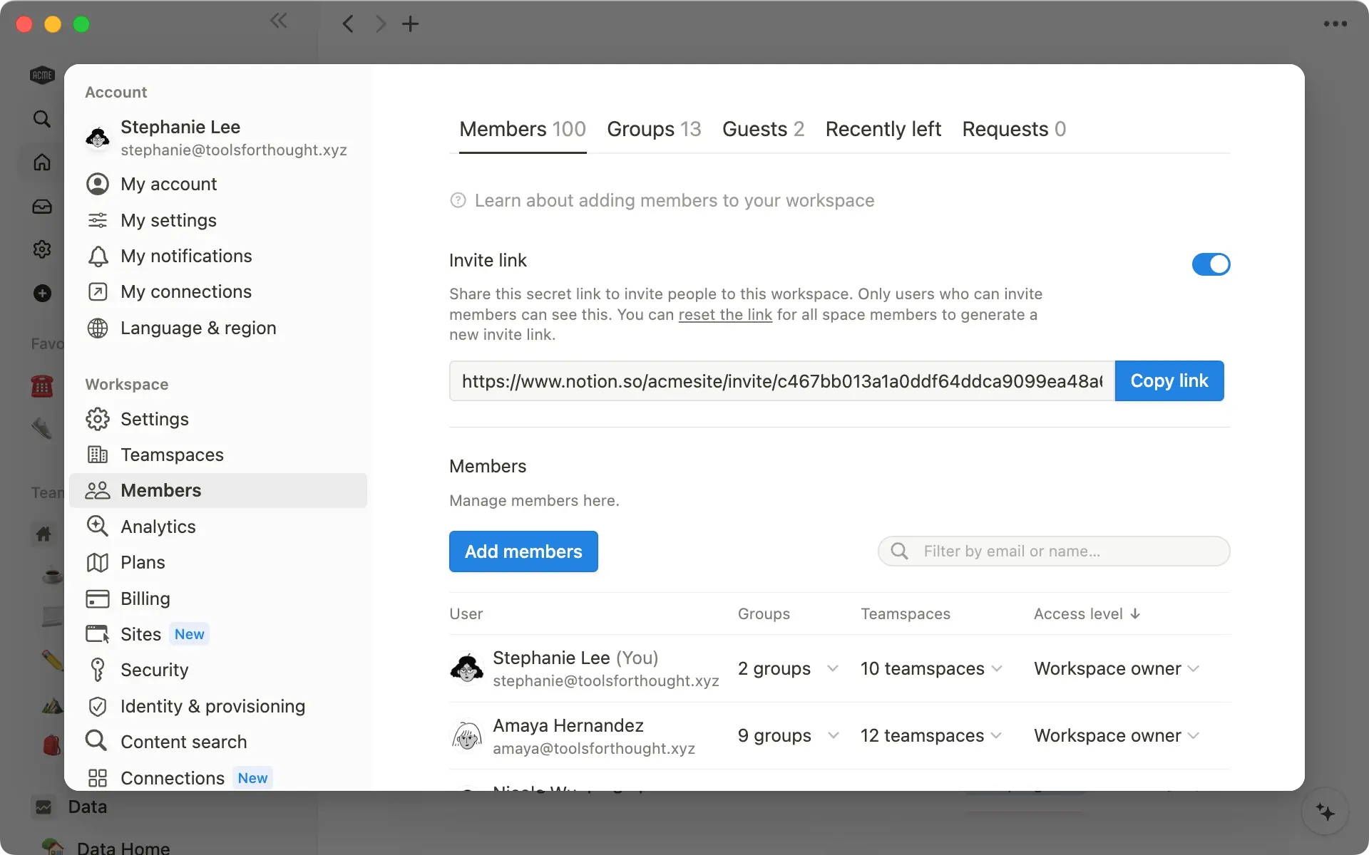 Mira todos tus miembros, invitados y solicitudes en el menú Configuración y miembros, en “Miembros”.